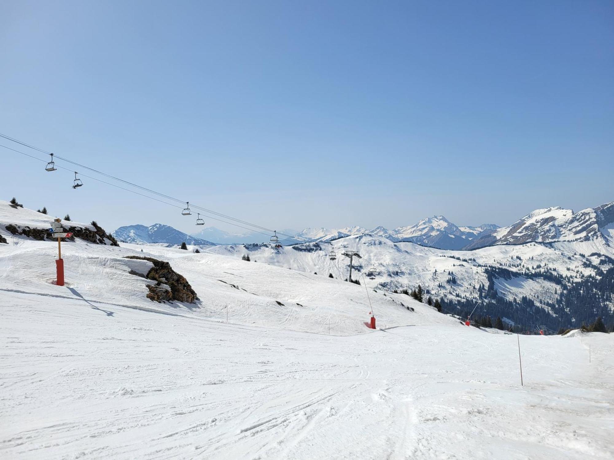 Chalet Cannelle Bed & Breakfast Châtel Exterior photo